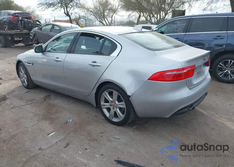 2017 Jaguar Xe 25T Premium z USA, uszkodzony, nr VIN SAJAD4BG8HA971796